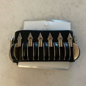 🩵6/$30 — Le Chateau Arrow Cuff Bracelet